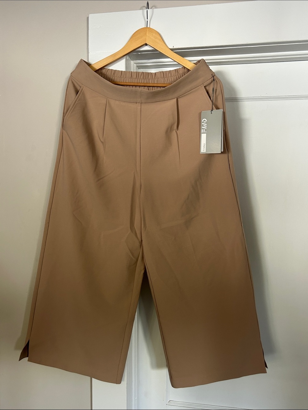 Women’s Tan Wide-Leg Cropped Pants